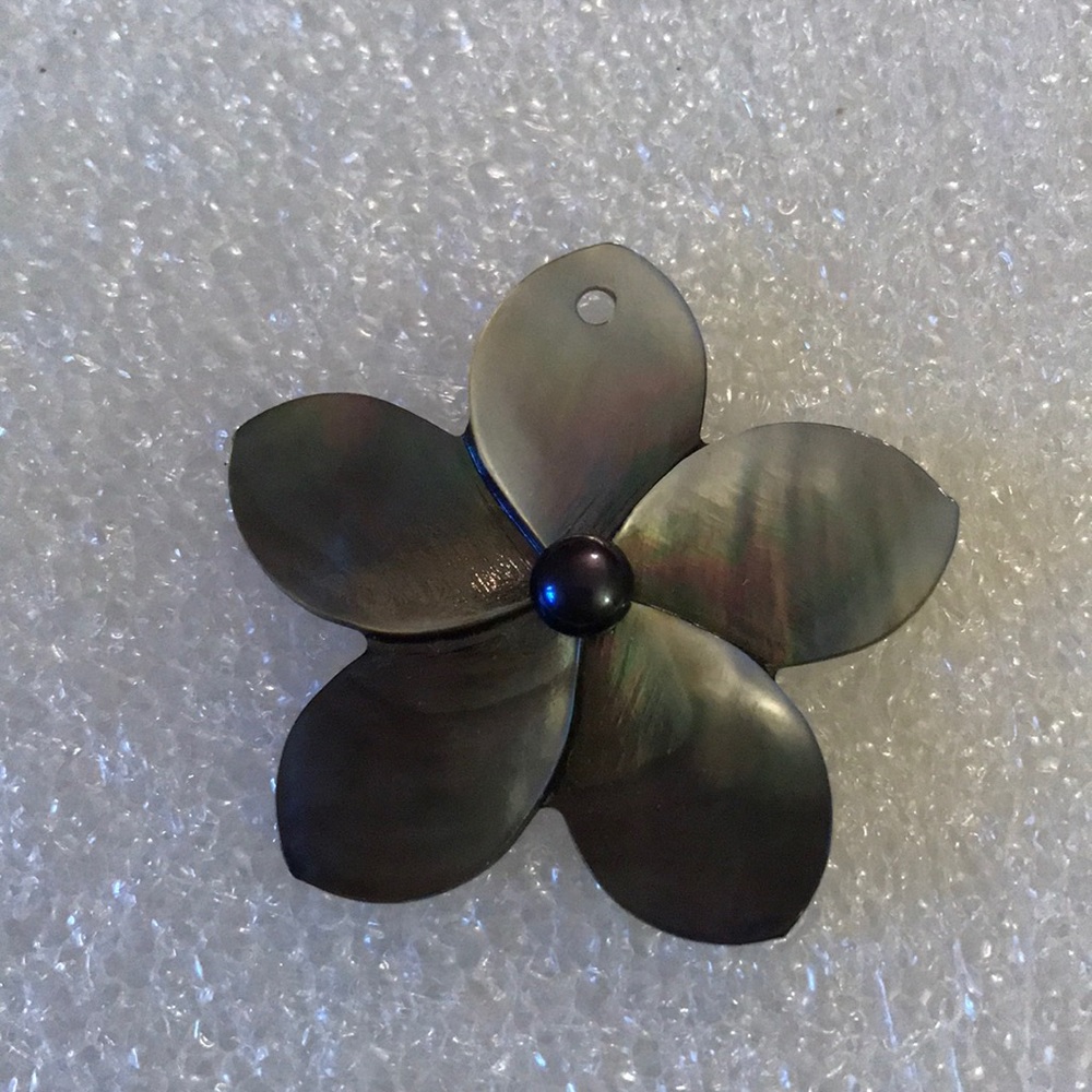 Abalone flower pendent